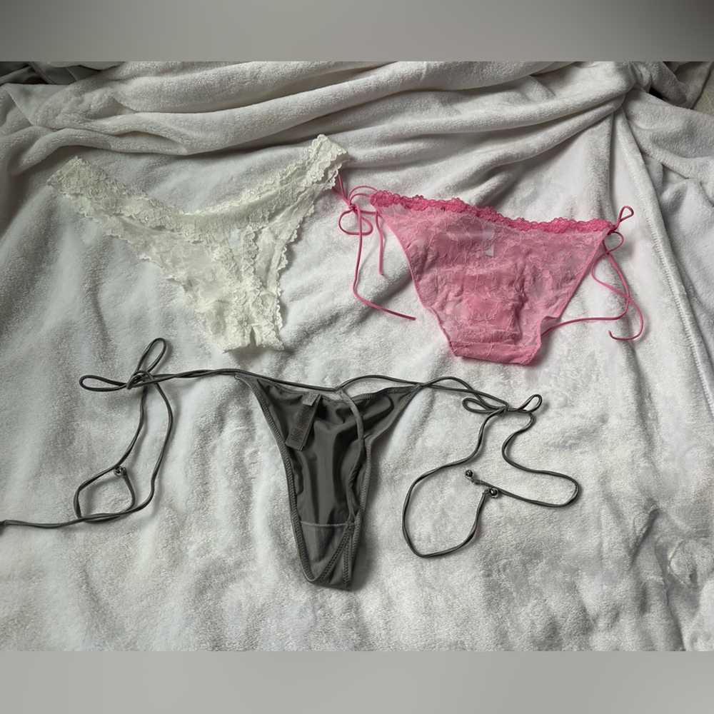 Skims Advent Calendar - 12 pairs of limited edition holiday‎ panties - Picture 11 of 12
